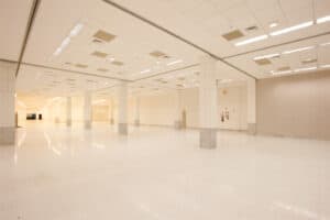 Sala ampla faz parte da Infraestrutura do Centro de Convenções Frei Caneca