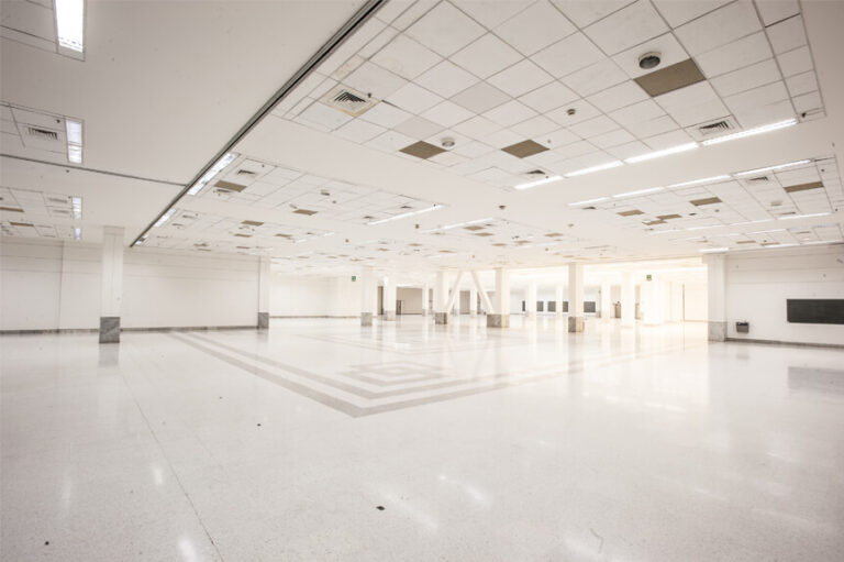 Sala ampla faz parte da Infraestrutura do Centro de Convenções Frei Caneca